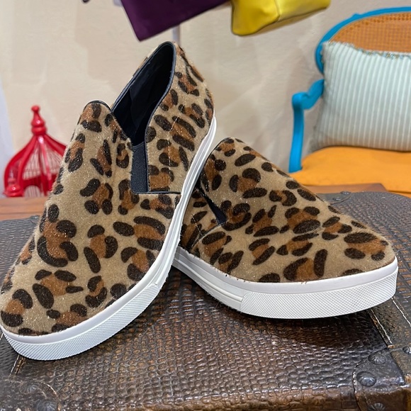 Dollhouse leopard slip on sneaker size 8.5 - Picture 1 of 11